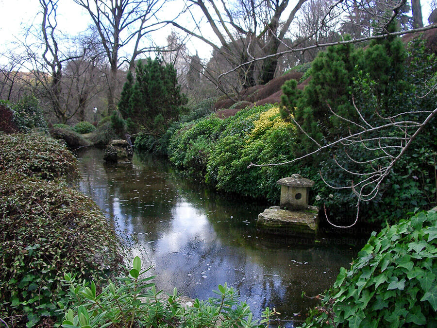 Фото: Ручеек в ботаническом саду Рима